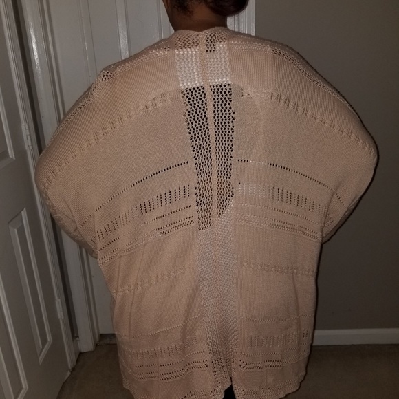 Tan sweater - Picture 3 of 3